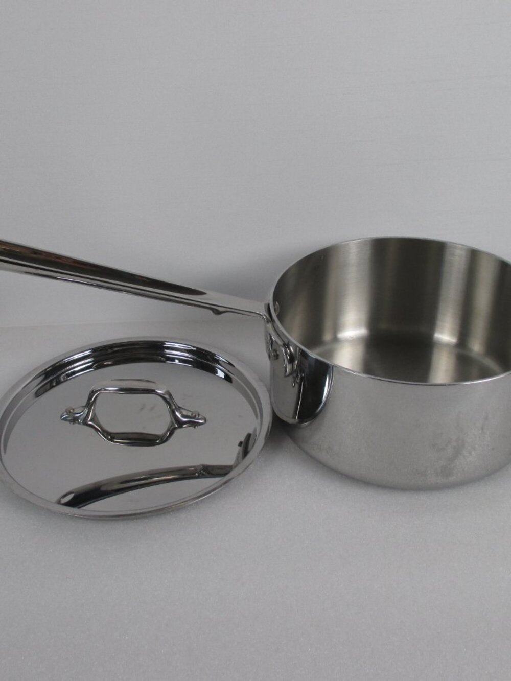 ALL CLAD D3 STAINLESS 3QT SAUCEPAN & LID - Picture 6 of 14